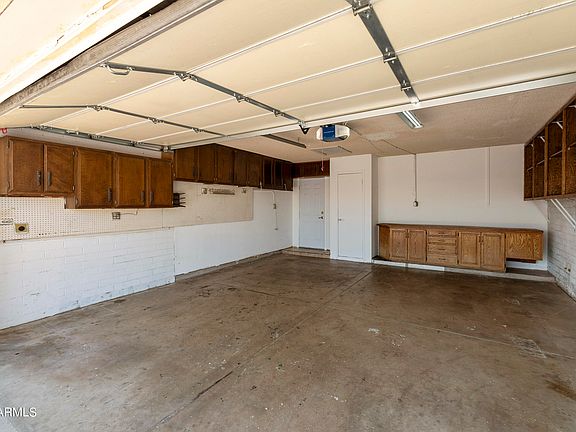 4th image of 4026 W GARDEN Drive