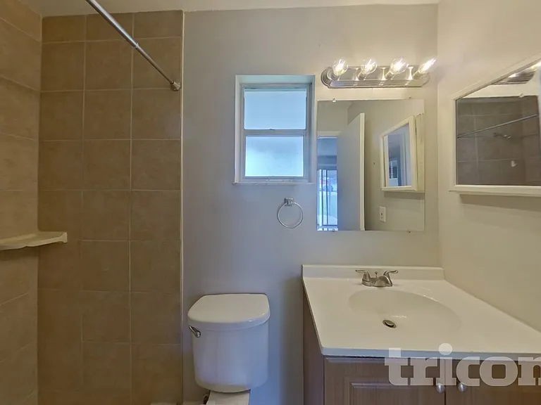 1484 Bloomingdale Rd — Photo 9