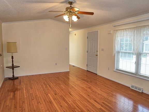 2nd image of 11 Kylee Dr