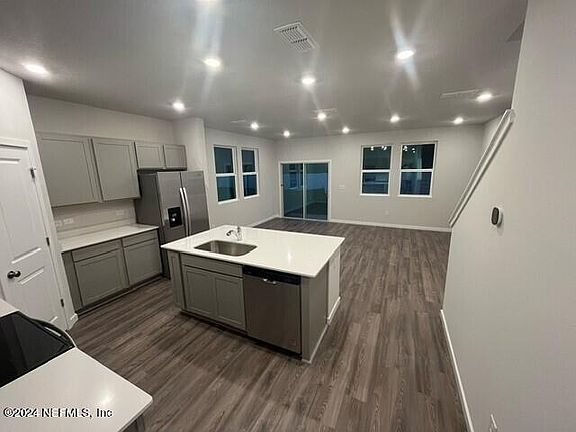 5th image of 14998 MACADAMIA Lane #270