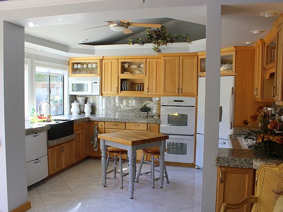 2nd image of 544 Lake Terrace Dr
