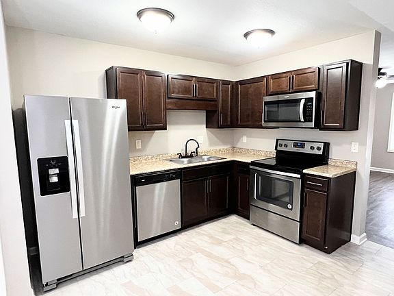 3rd image of 1214 Ash Ridge Dr #1