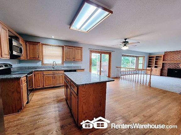 3rd image of 3619 Mount Vernon Ln