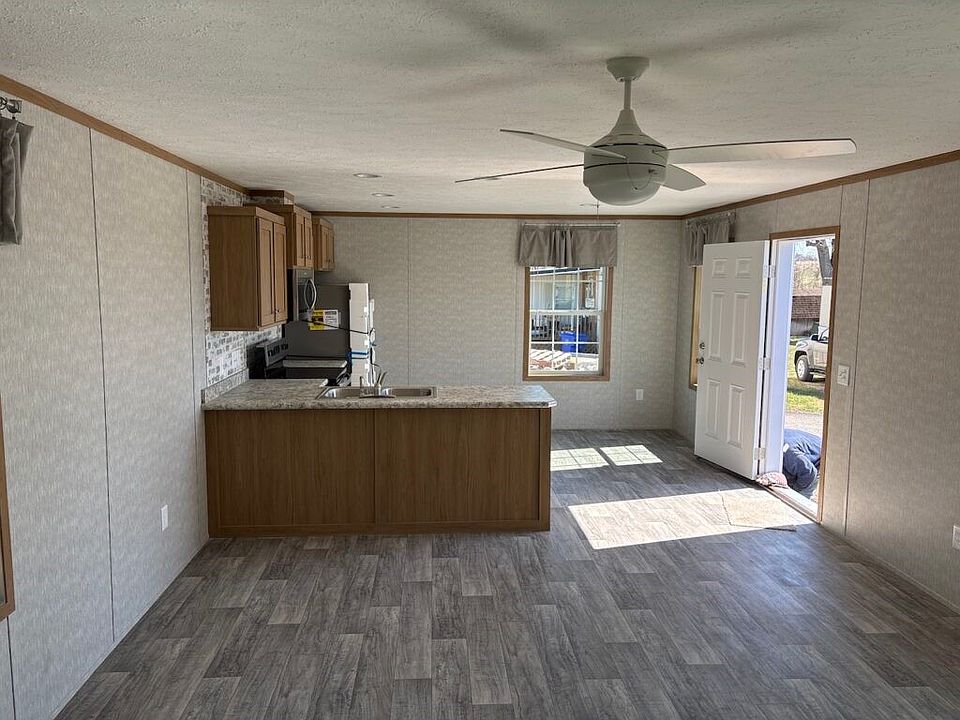 2nd image of 41 Sky View Dr