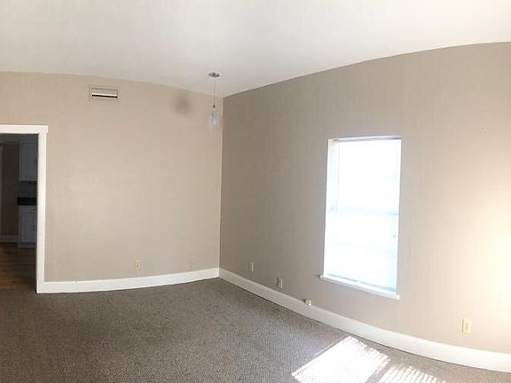 3rd image of 202 S Willomet Ave APT 4
