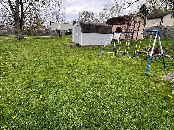 4th image of 3824 W Main St