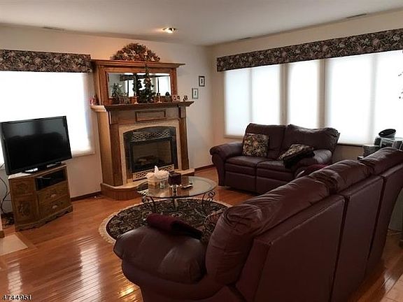 2nd image of 4 Winter Park Dr Unit 5