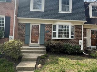 6761 Surreywood Ln, Bethesda, MD 20817