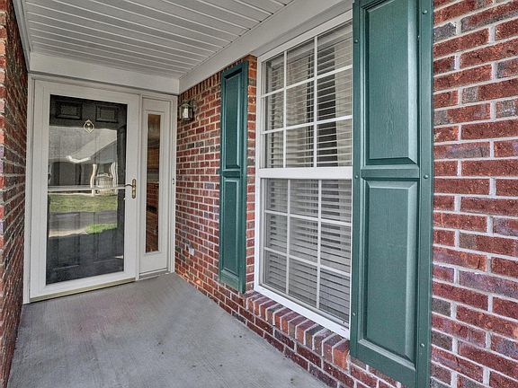 3rd image of 1097 Arbor Oaks Ln