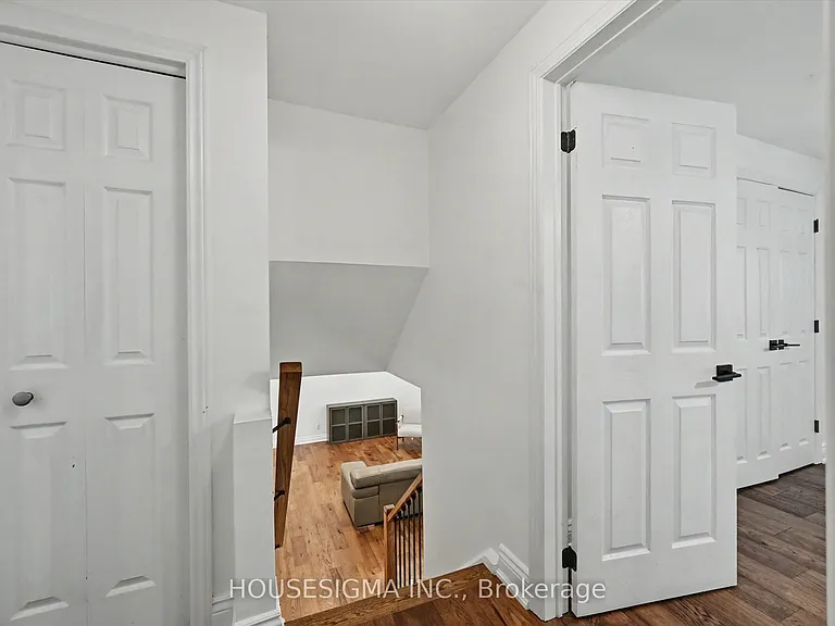 444 Withnell Cres — Photo 13