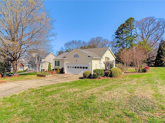 2nd image of 2300 Glen Meadow Dr