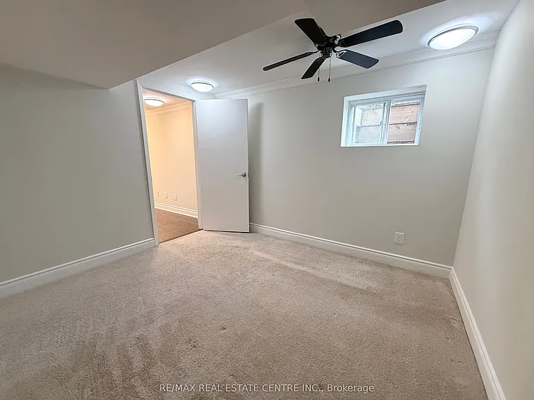 18 Mackenzie Dr #BASEMENT — Photo 11