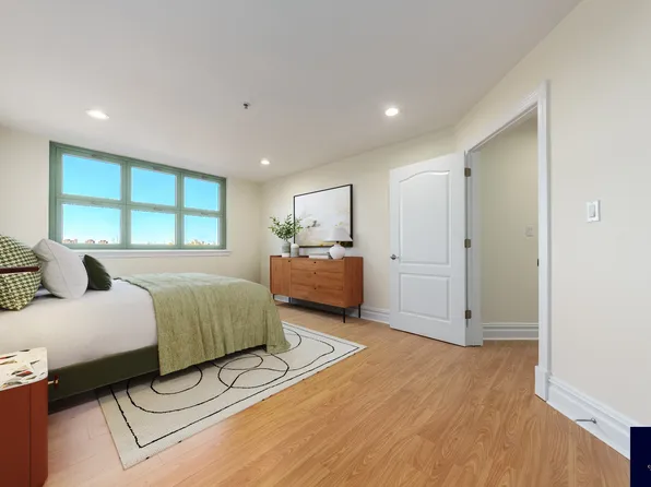 19-19 24th Avenue image 5 of 21