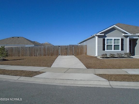 3rd image of 8125 Thatcher Lane NE