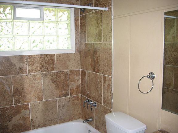 5th image of 11810 Armitage Dr