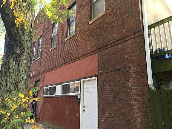 3rd image of 2058 N Dayton St