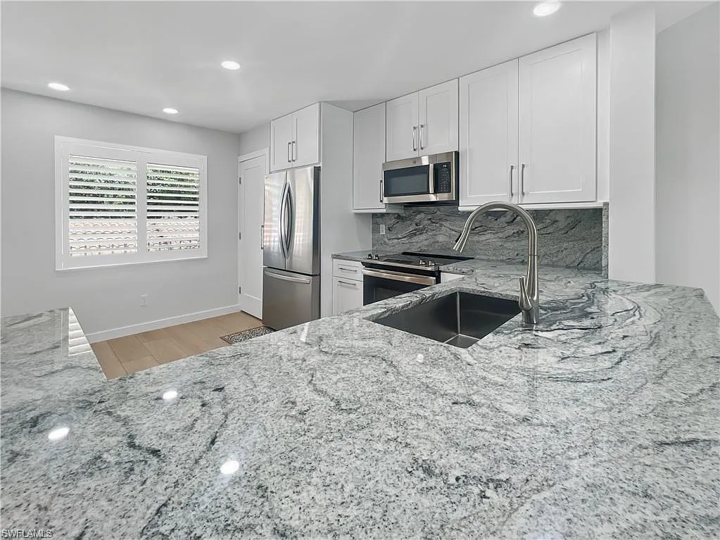 2 bed, 2.0 bath, 1318 sqft, $2,500 — Photo 4