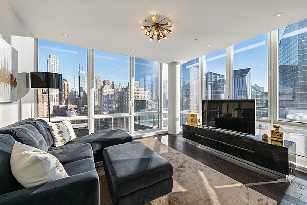 Sold by Nest Seekers International | media 10