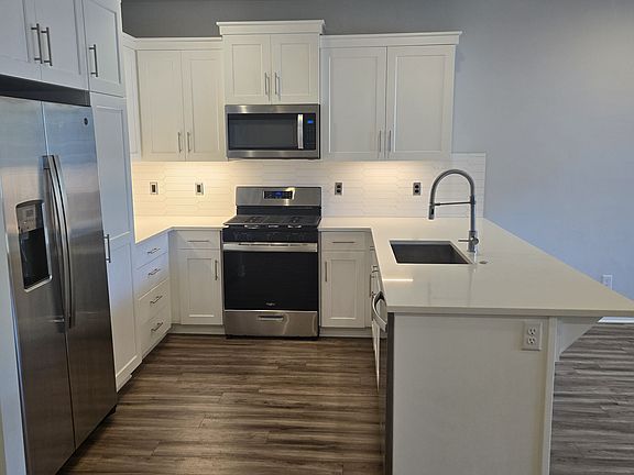 5th image of 4071 SE Century Blvd
