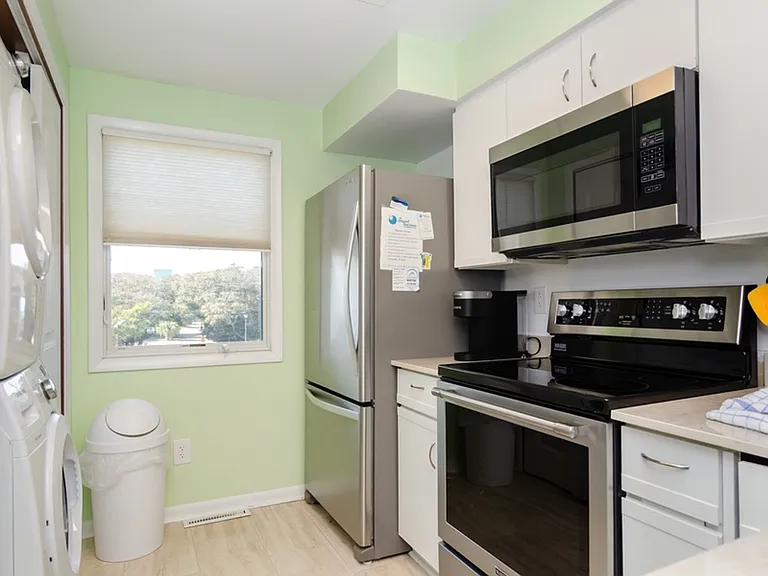 2102B Surfrider Ct — Photo 15