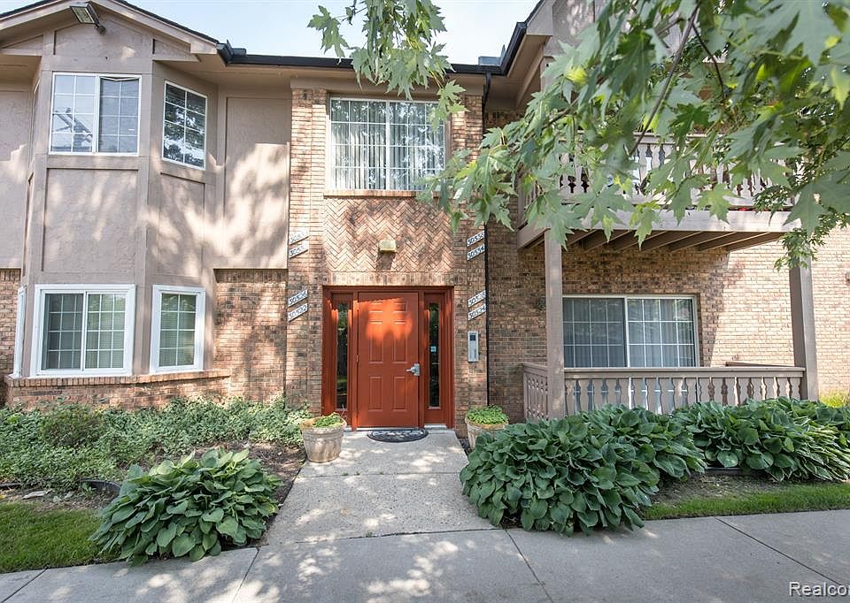 30528 Oakridge Manor Dr, Roseville, MI 48066 Zillow