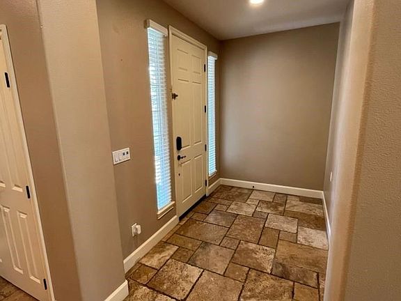 5th image of 16212 Maricopa Ln