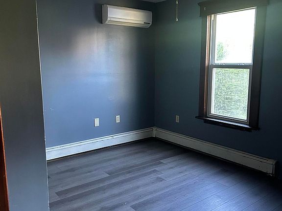 5th image of 629 Clinton St