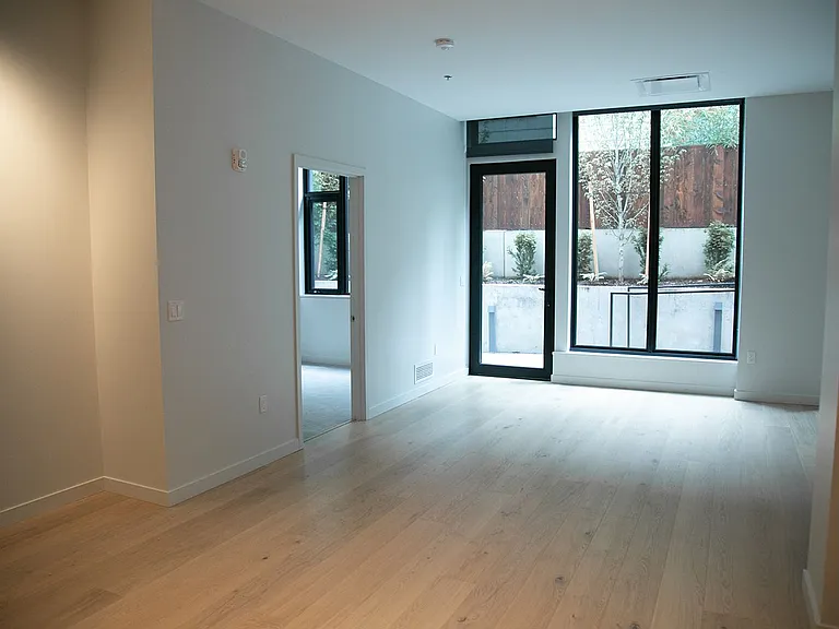 2871 SE Division St — Photo 27