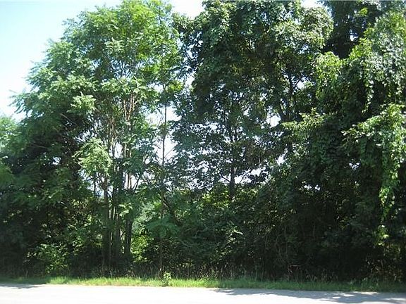 2nd image of 849 Forest Hills Dr