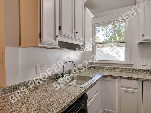 5th image of 24120 Oxford St