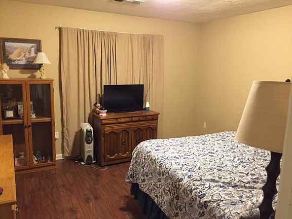 2nd image of 250 McCullough Cir