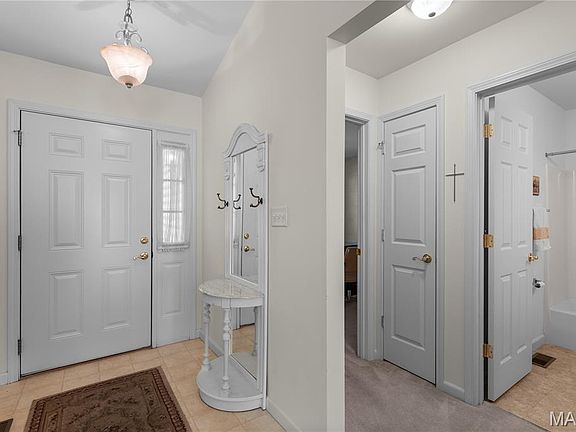 5th image of 10140 Shapfield Ln