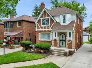 18636 Santa Barbara Dr, Detroit, MI 48221