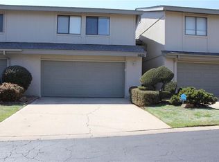 9825 Hefner Village Pl, Oklahoma City, OK 73162