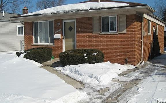 2nd image of 17252 Arlington Ave