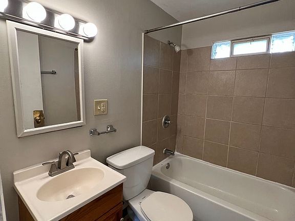 4th image of 400 N Cherrywood Ave APT 6