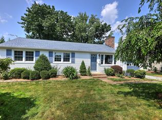 128 Pell Meadow Dr, Fairfield, CT 06824
