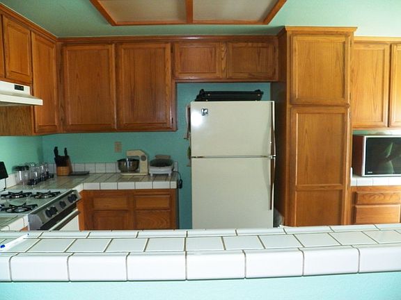 4th image of 985 Griffin Dr