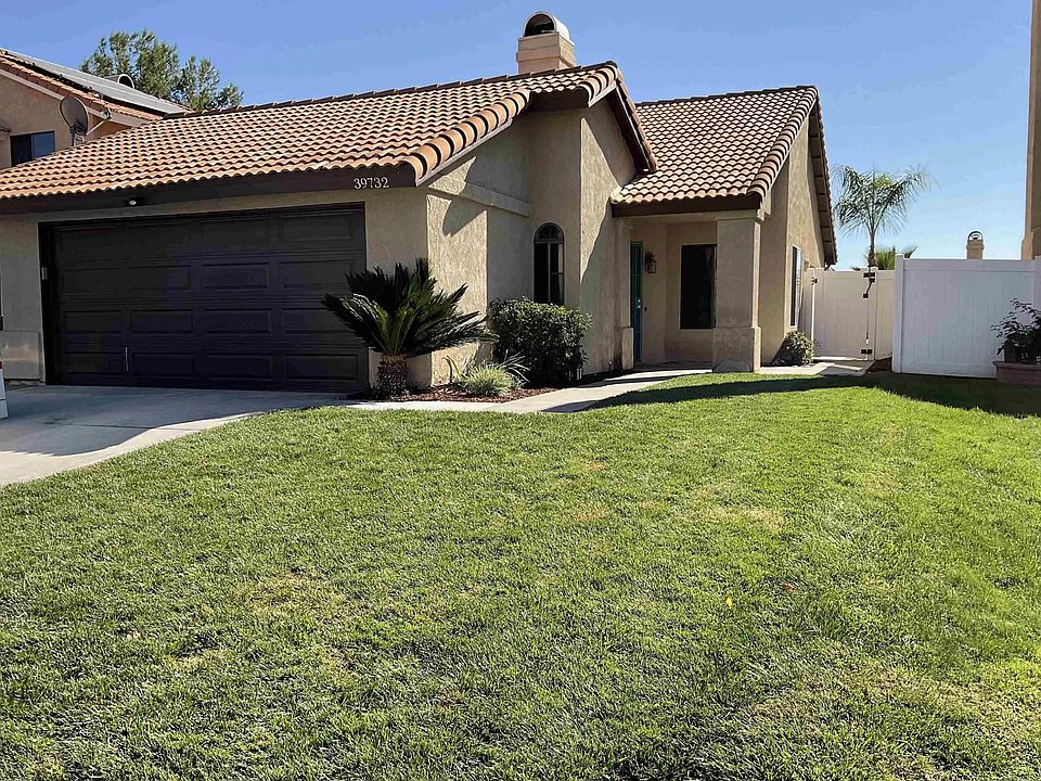 1st image of 39732 Oak Cliff Dr