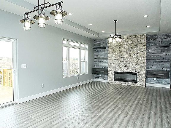 4th image of 2327 Leigh Ln