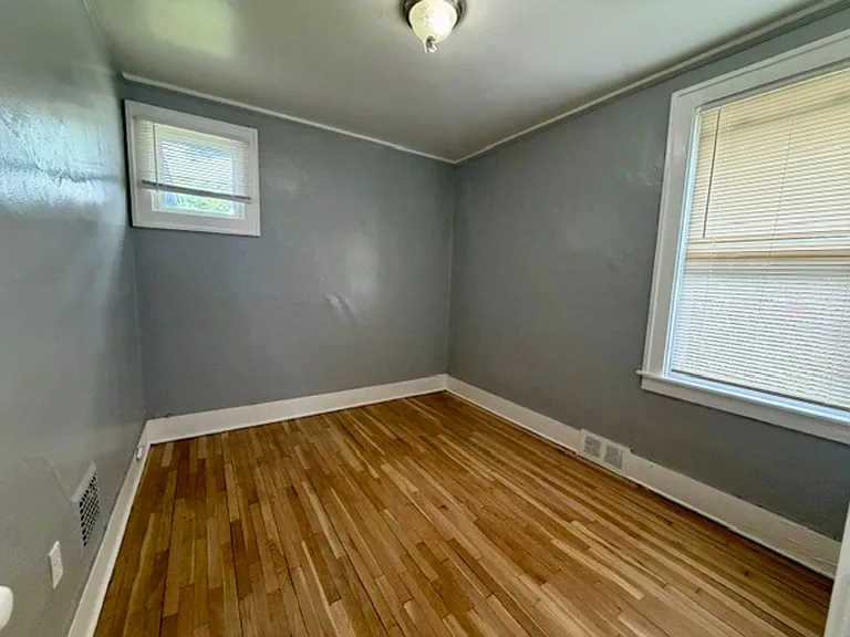 14028/30 Faircrest — Photo 10