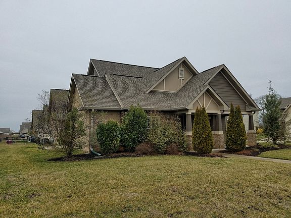 3rd image of 1049 Pitt Ln