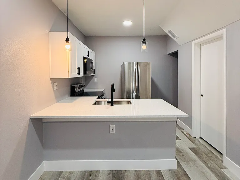 700 Madison Ave #3 — Photo 2