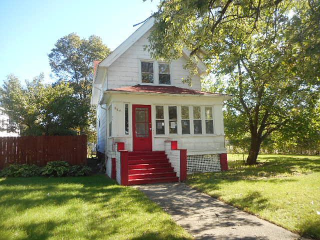 1st image of 645 S 15th Ave