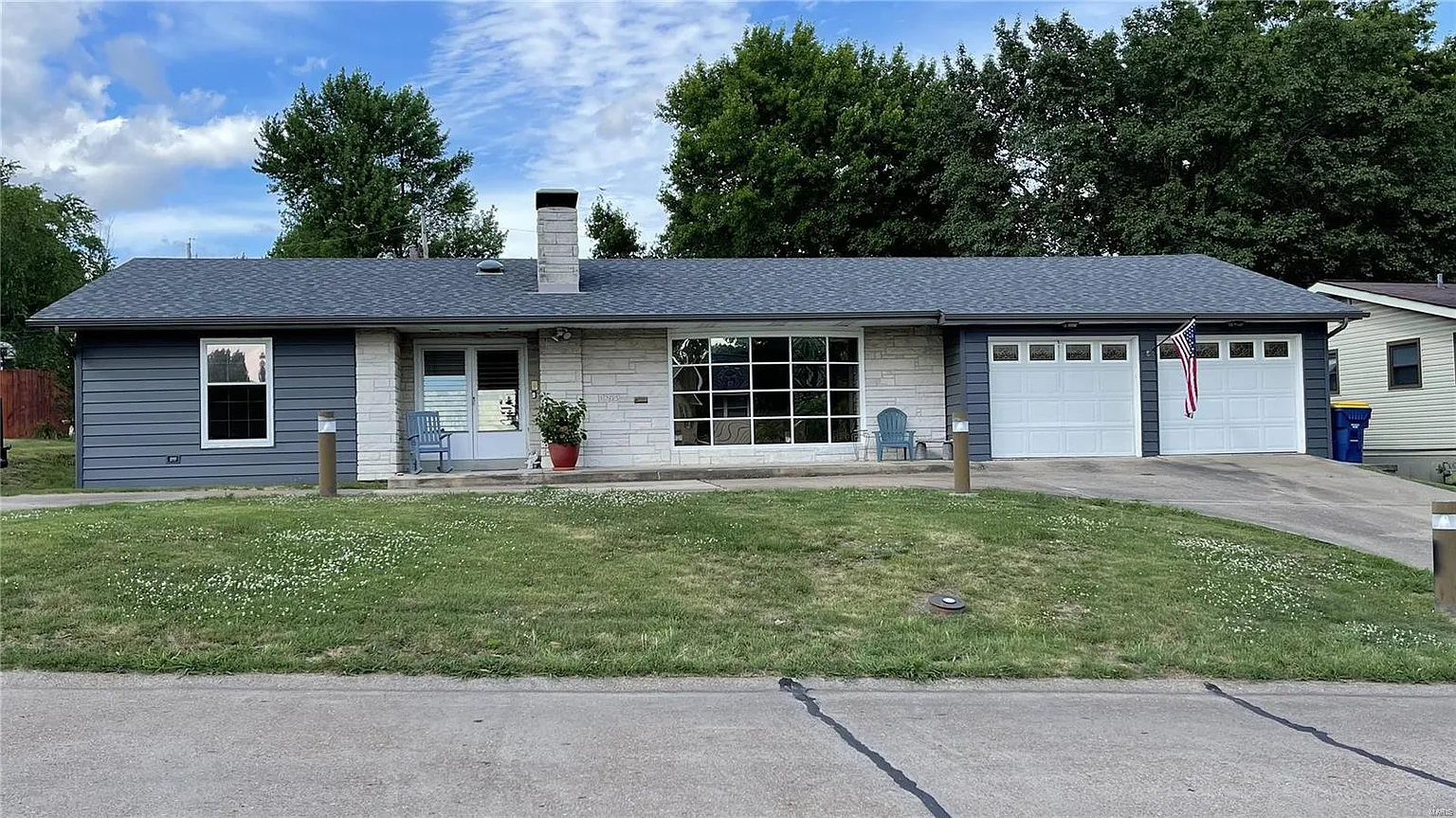 1205 Alexander Dr photo 1