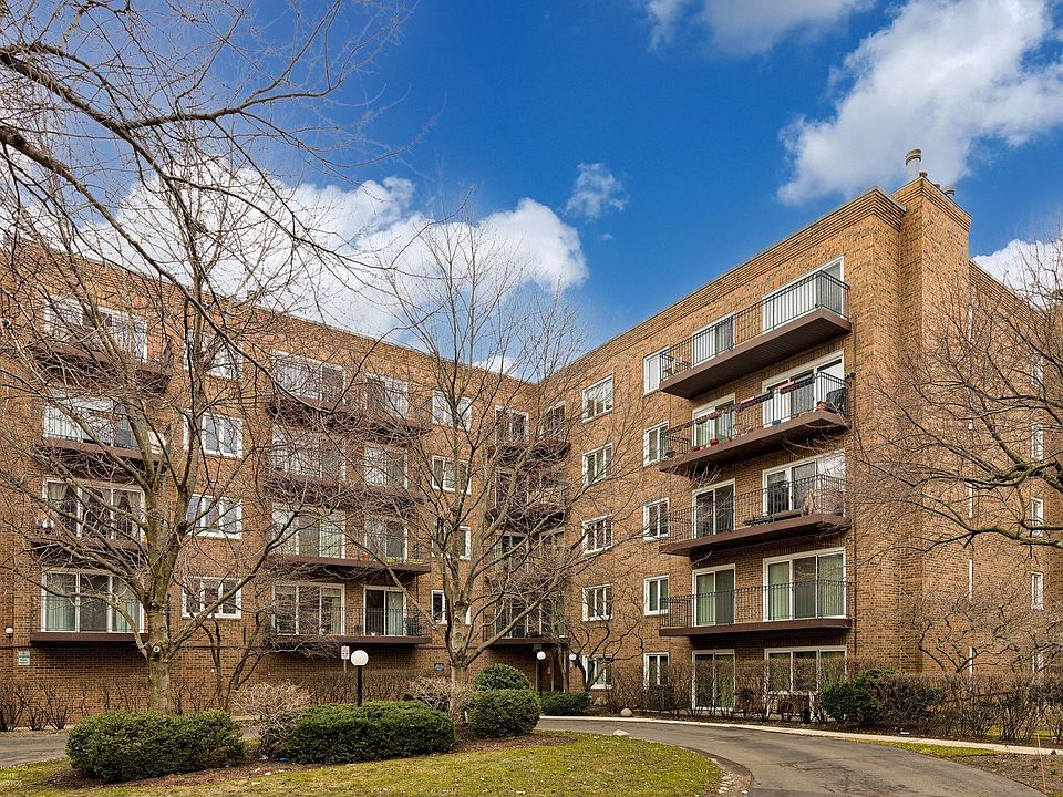 1st image of 901 Hinman Ave APT 2B