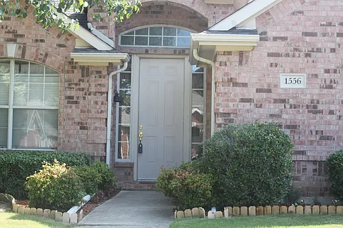 1556 Bastrop Dr Photo 1