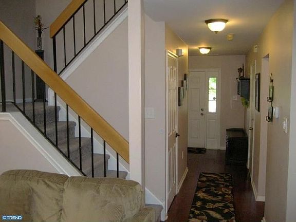 4th image of 13 Sequoia Dr
