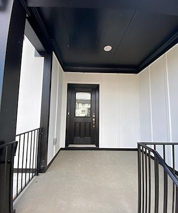 3rd image of 113 Lincoln St #103