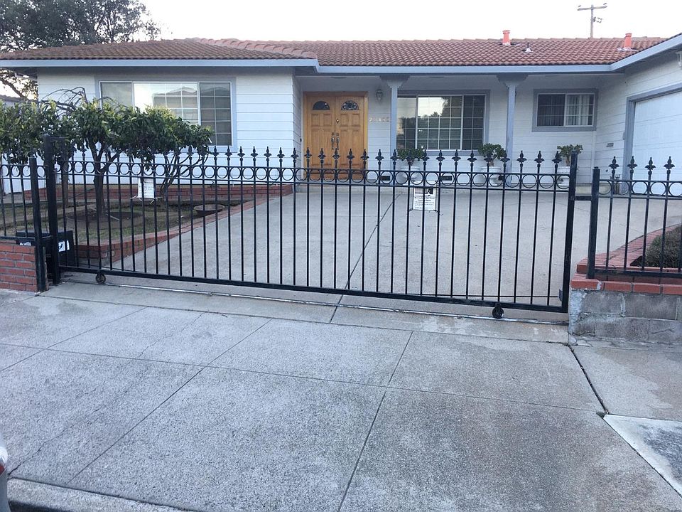 1st image of 20395 Clifden Way